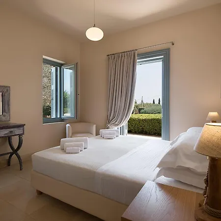 In Peloponnese By Sandy & Pool Porto Heli