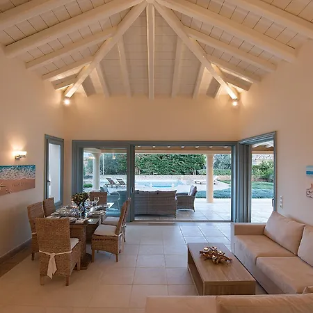 In Peloponnese By Sandy & Pool Villa *